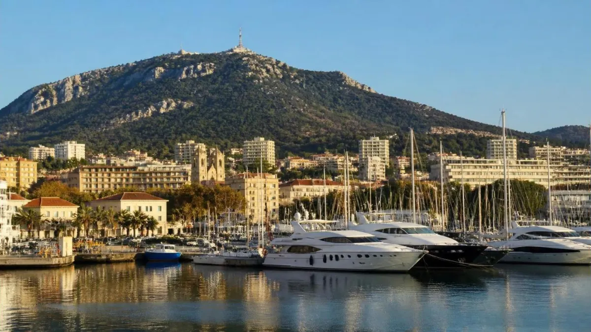 Yacht marina in Toulon